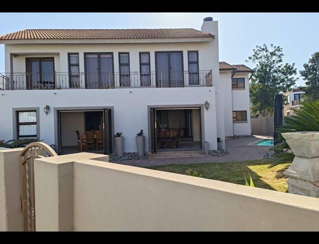 5 BEDROOM HOUSE FOR SALE IN MISTY BAY